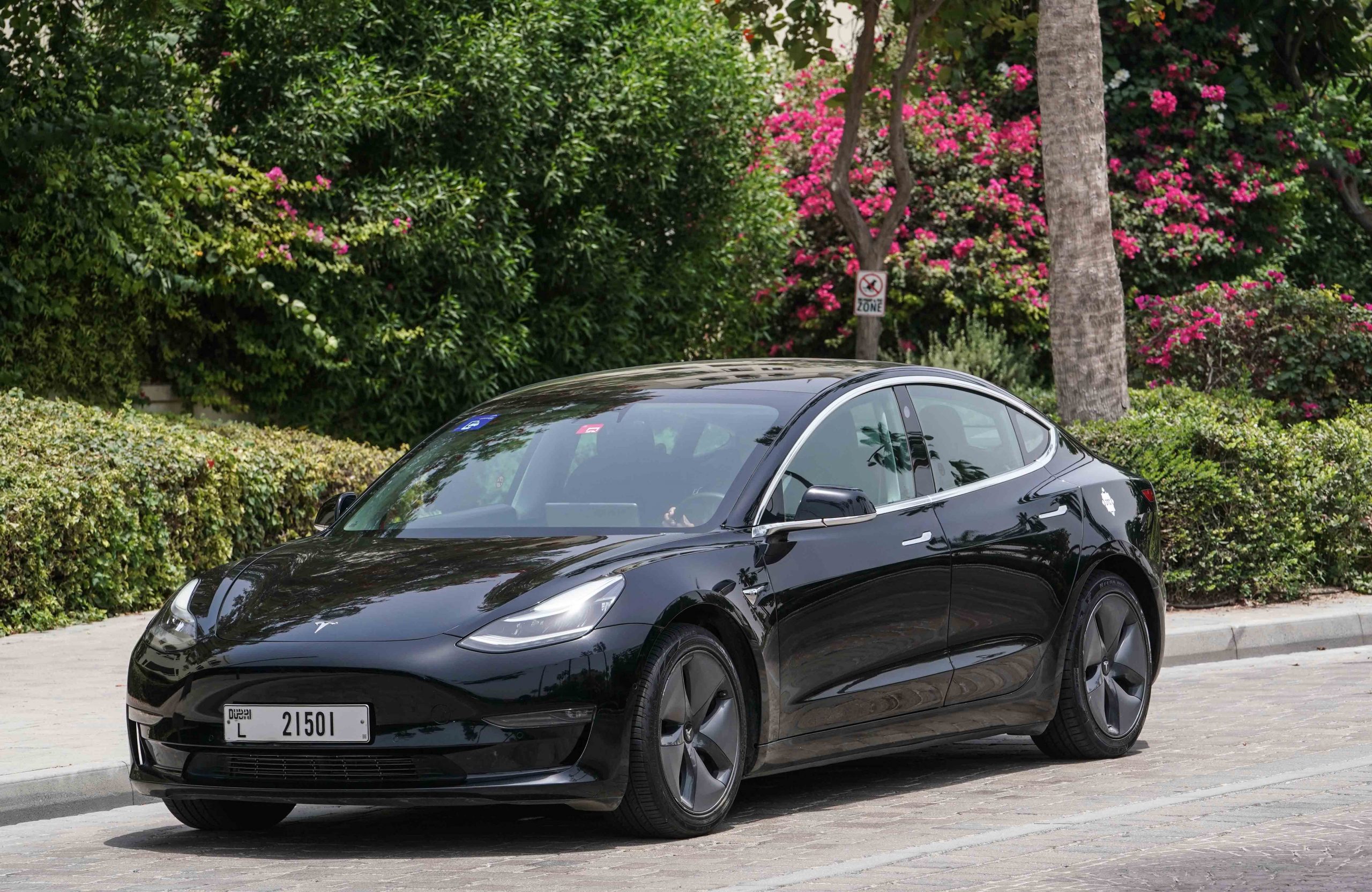 Tesla Model 3 to join Dubai taxi fleet